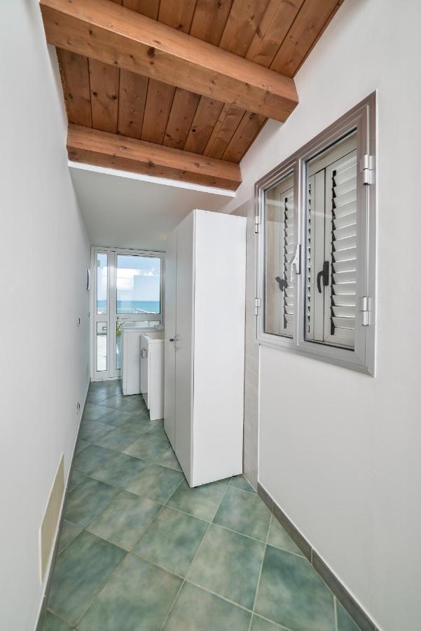 Archimede, Appartamento Con Vista In Centro A Марина-ди-Рагуза Экстерьер фото