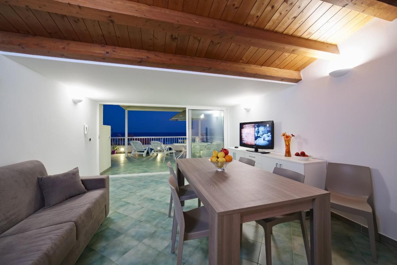 Archimede, Appartamento Con Vista In Centro A Марина-ди-Рагуза Экстерьер фото