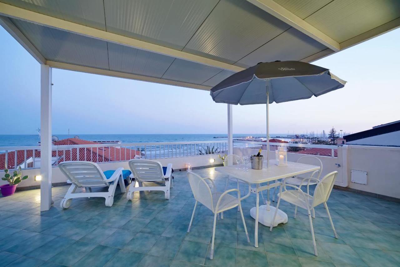 Archimede, Appartamento Con Vista In Centro A Марина-ди-Рагуза Экстерьер фото